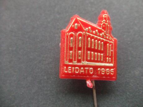 Leidato(Leidse Industrie, Detailhandel en Ambachts-tentoontstelling) 1965 oude kerk Leiden rood